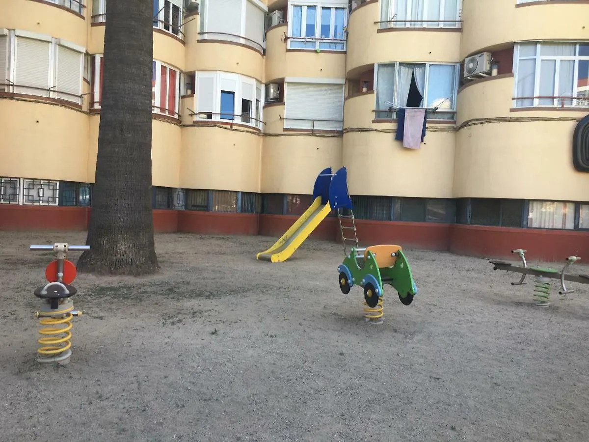 Estudio bonito con piscina La Pineda